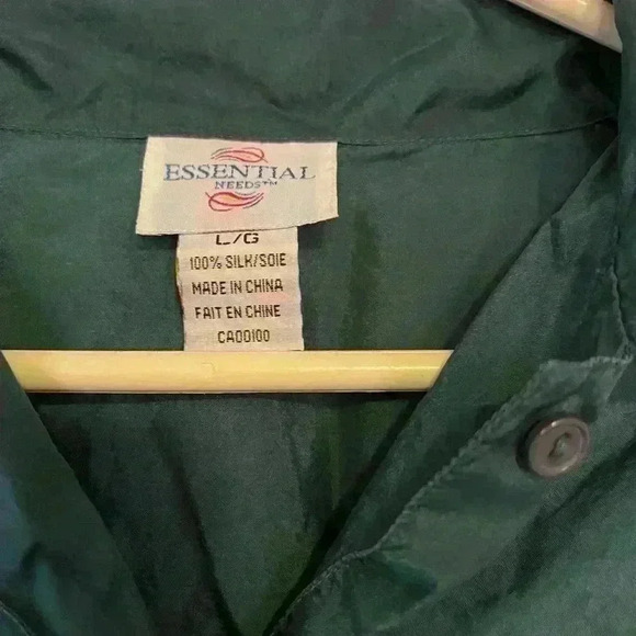 Vintage  silk button down - Picture 3 of 3